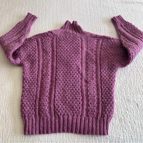 Like New condition!  Vintage Rosmuc lilac wool Irish cropped sweater - Picture 2 of 9